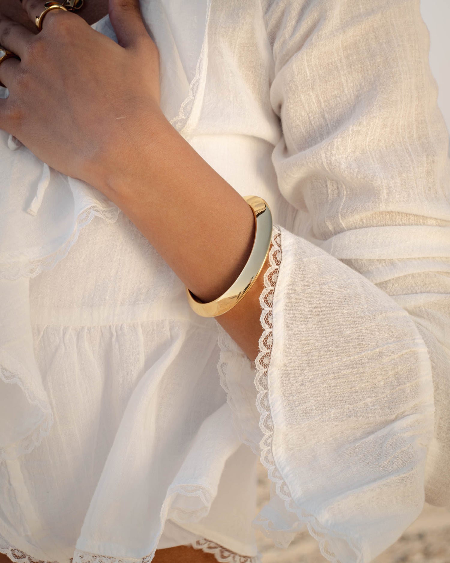 Heka Bangle in Gold ( medium )