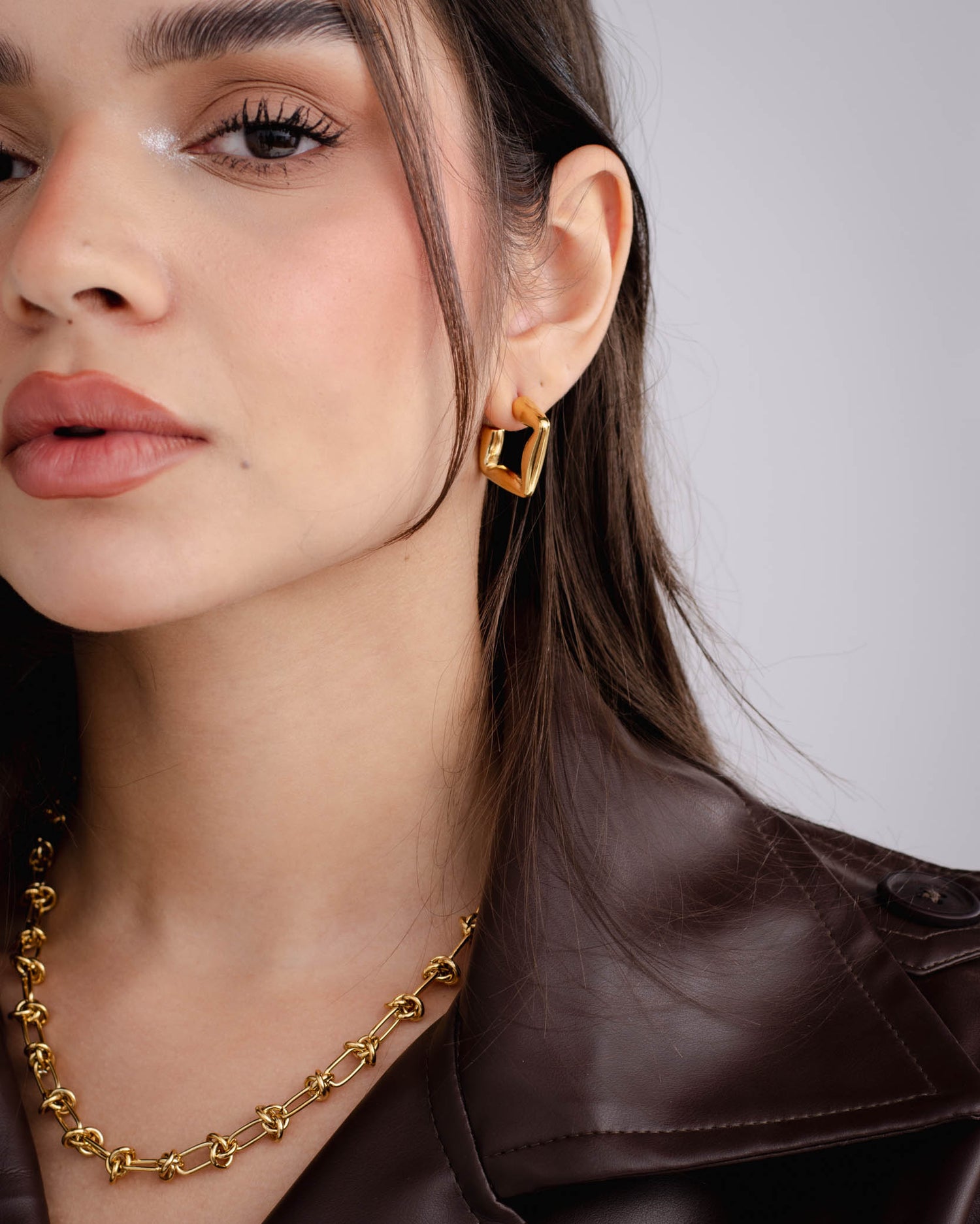 Linea Earrings in Gold