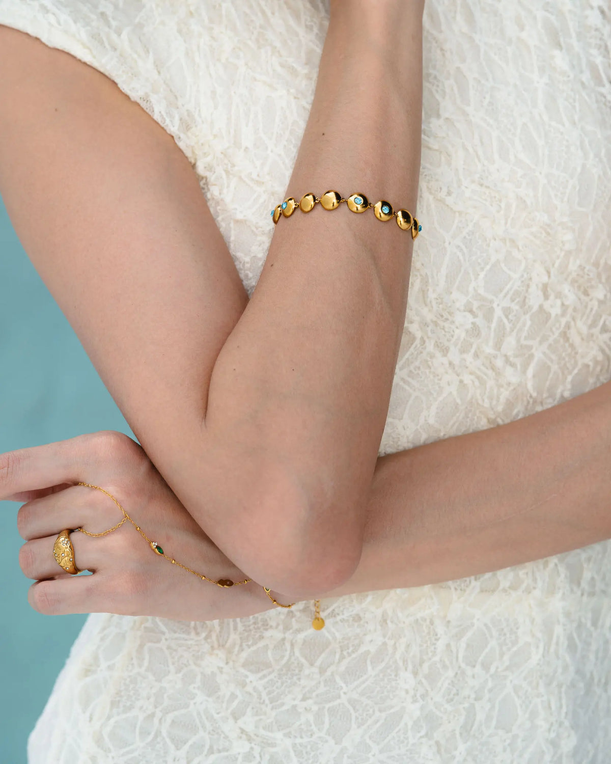 Cove Bracelet in Gold