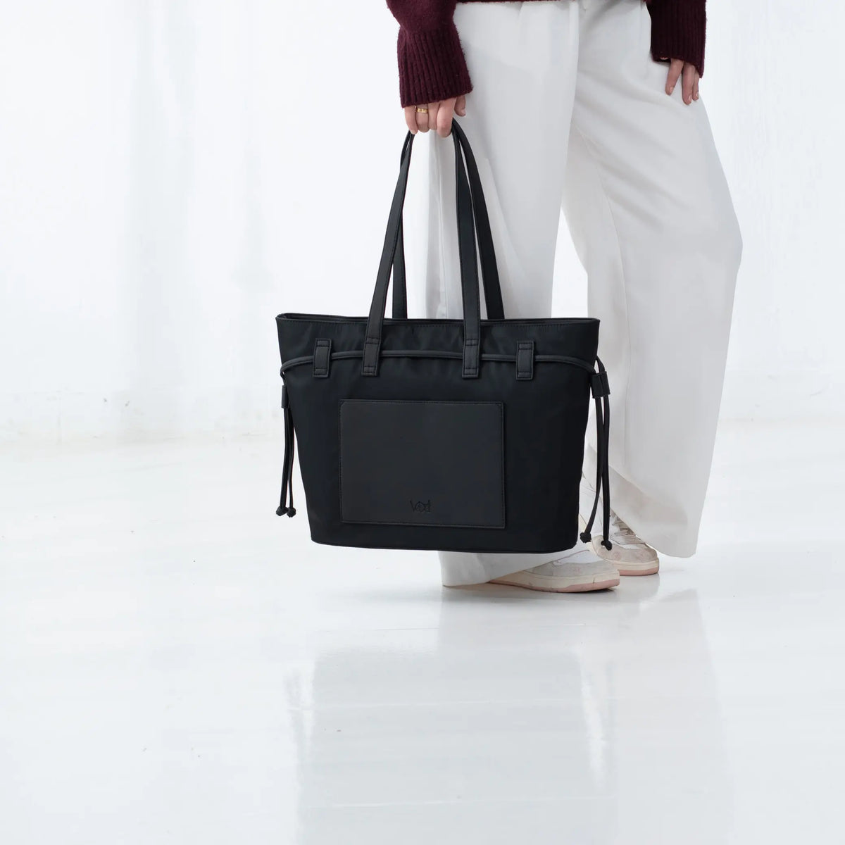 Abbie  tote in Black