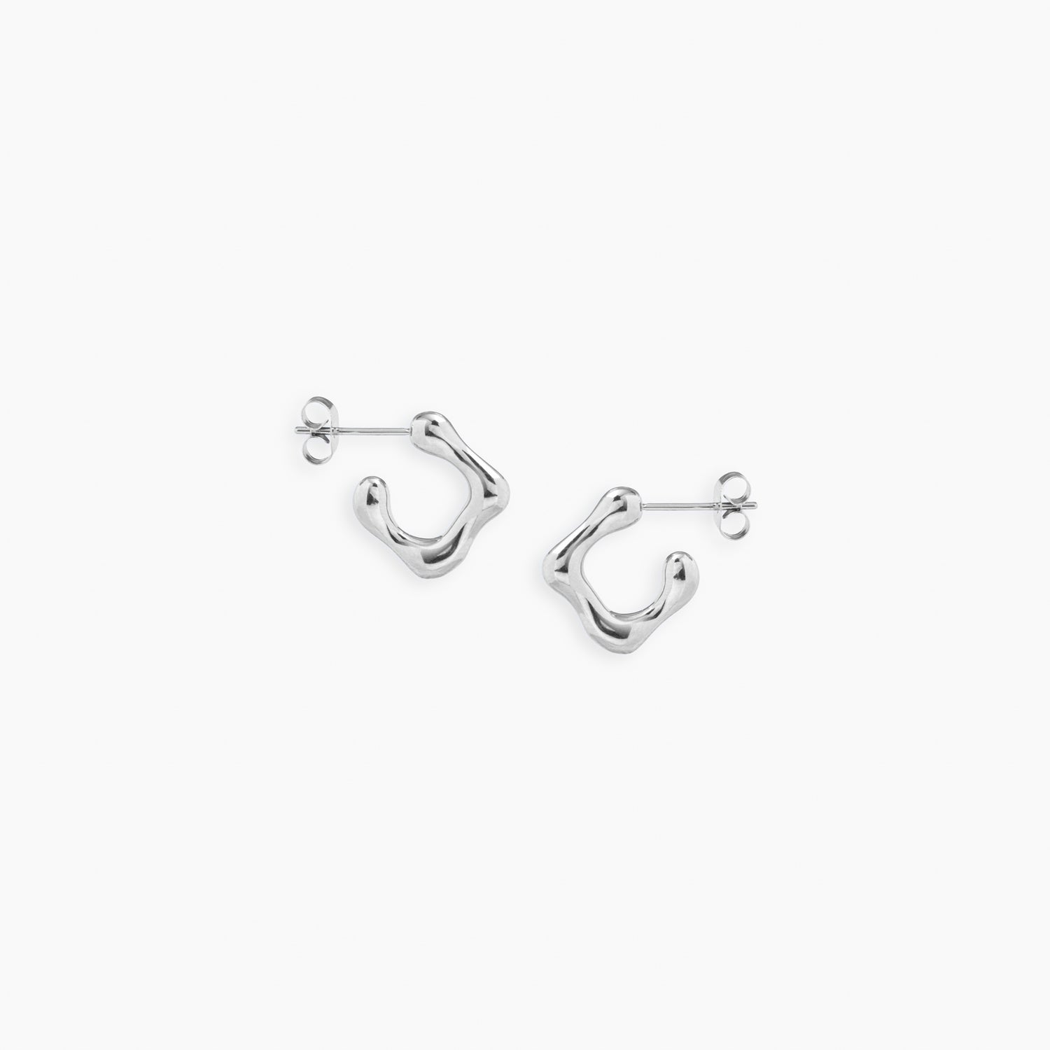 Wavea Earrings in Silver