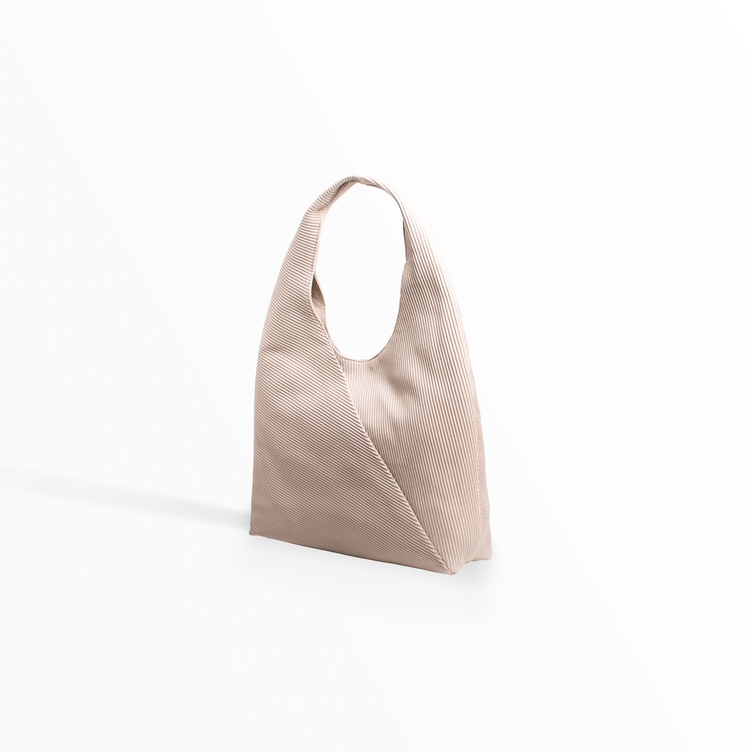 Plisse bag in off white