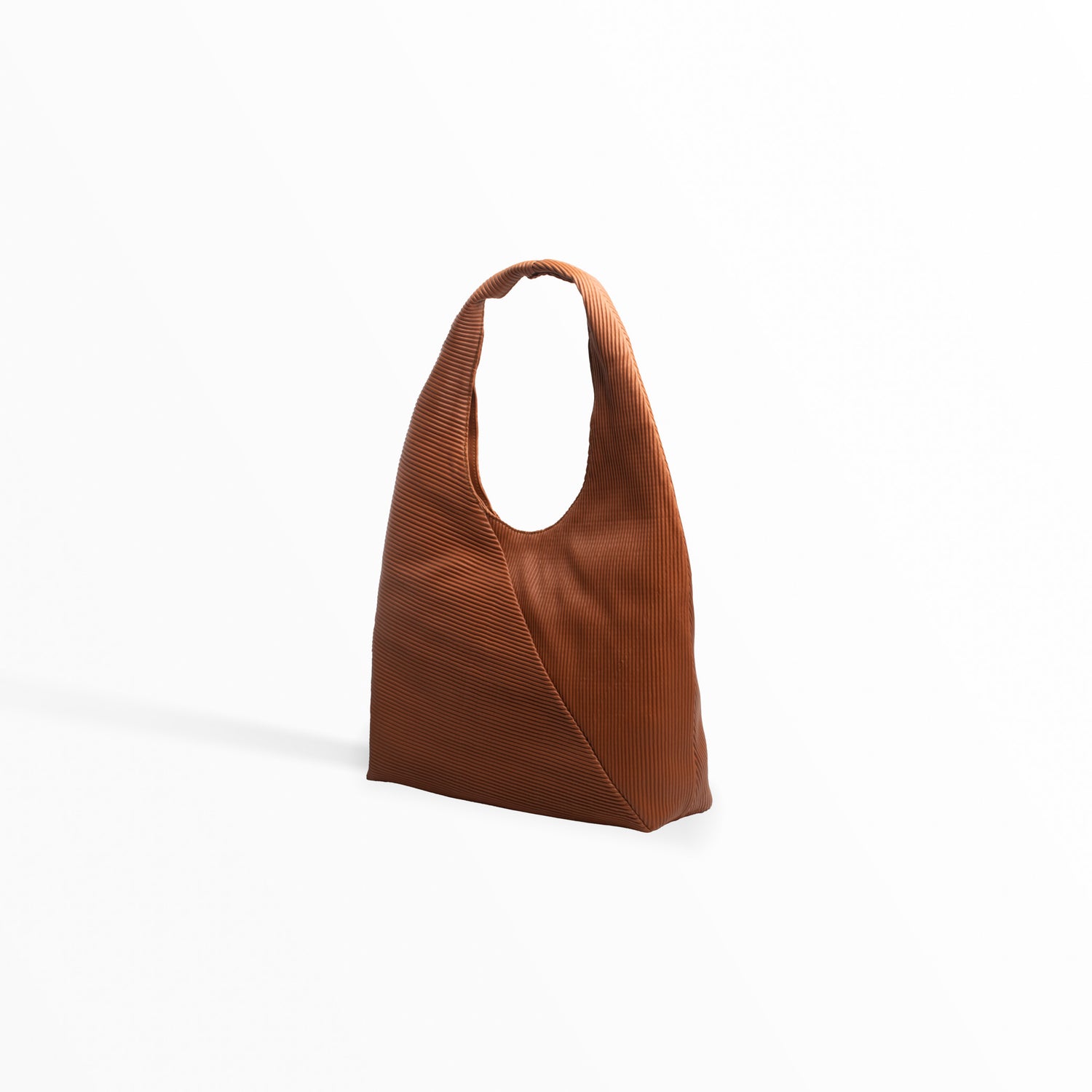 Plisse bag in havana
