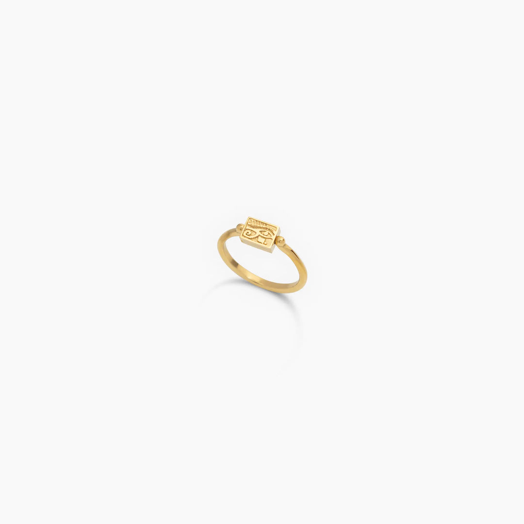 Lapis Ring in Gold