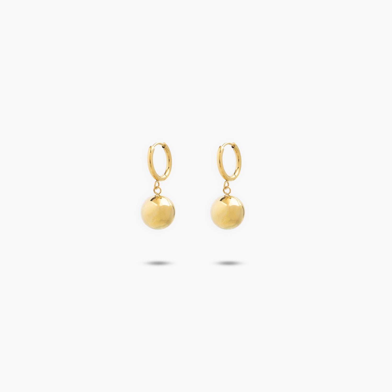Drop Earrings in Gold